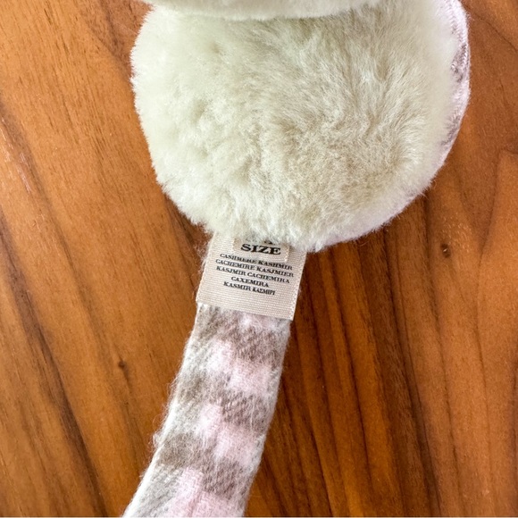 Authentic Burberry 100% Cashmere Pink Ear Muffs - Picture 4 of 5